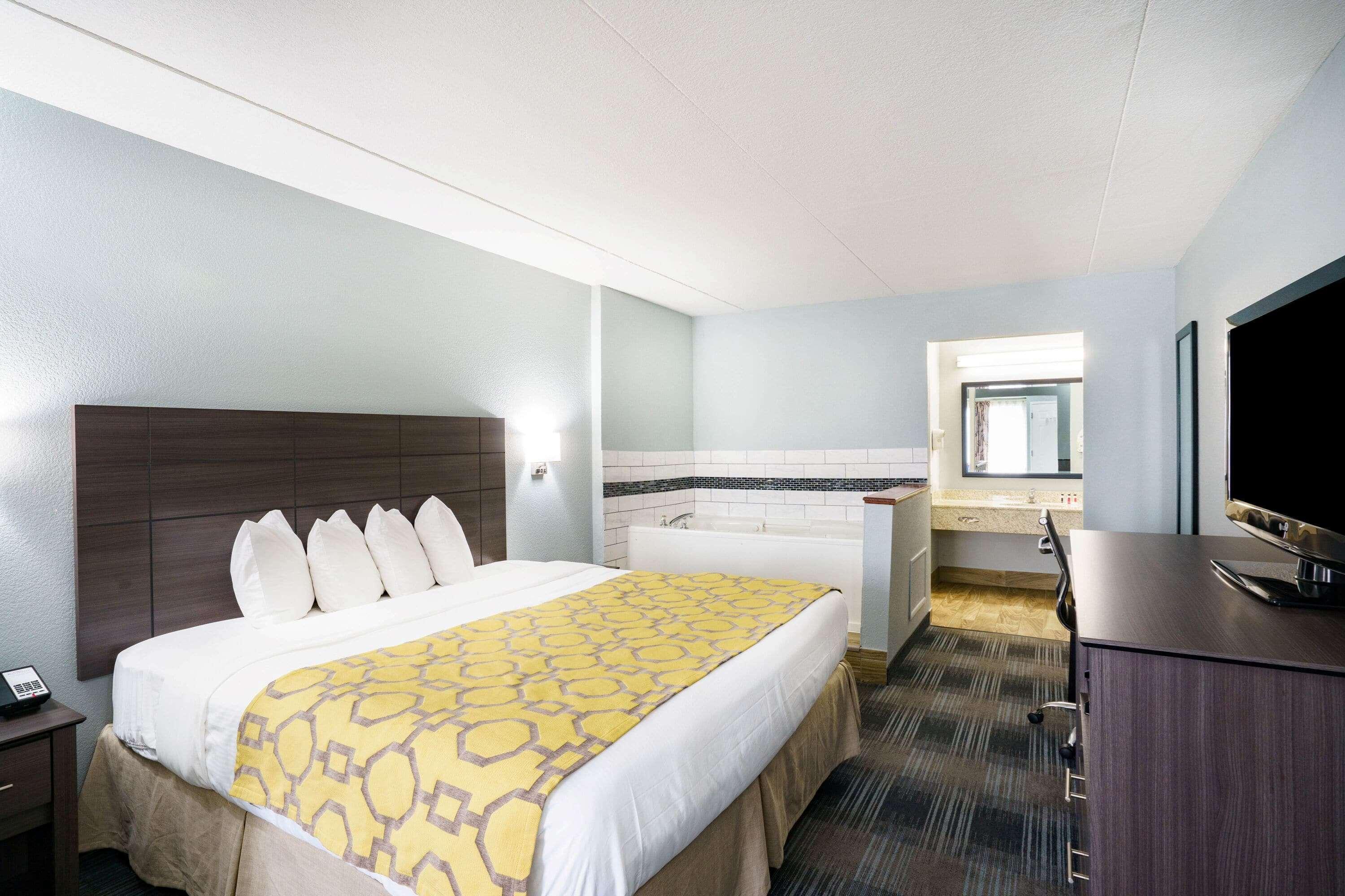 Baymont By Wyndham Gallatin Bagian luar foto